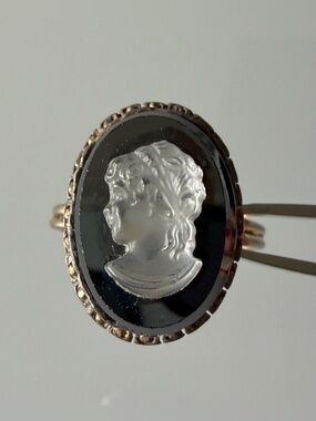 Vintage glass black and White Cameo Ring.